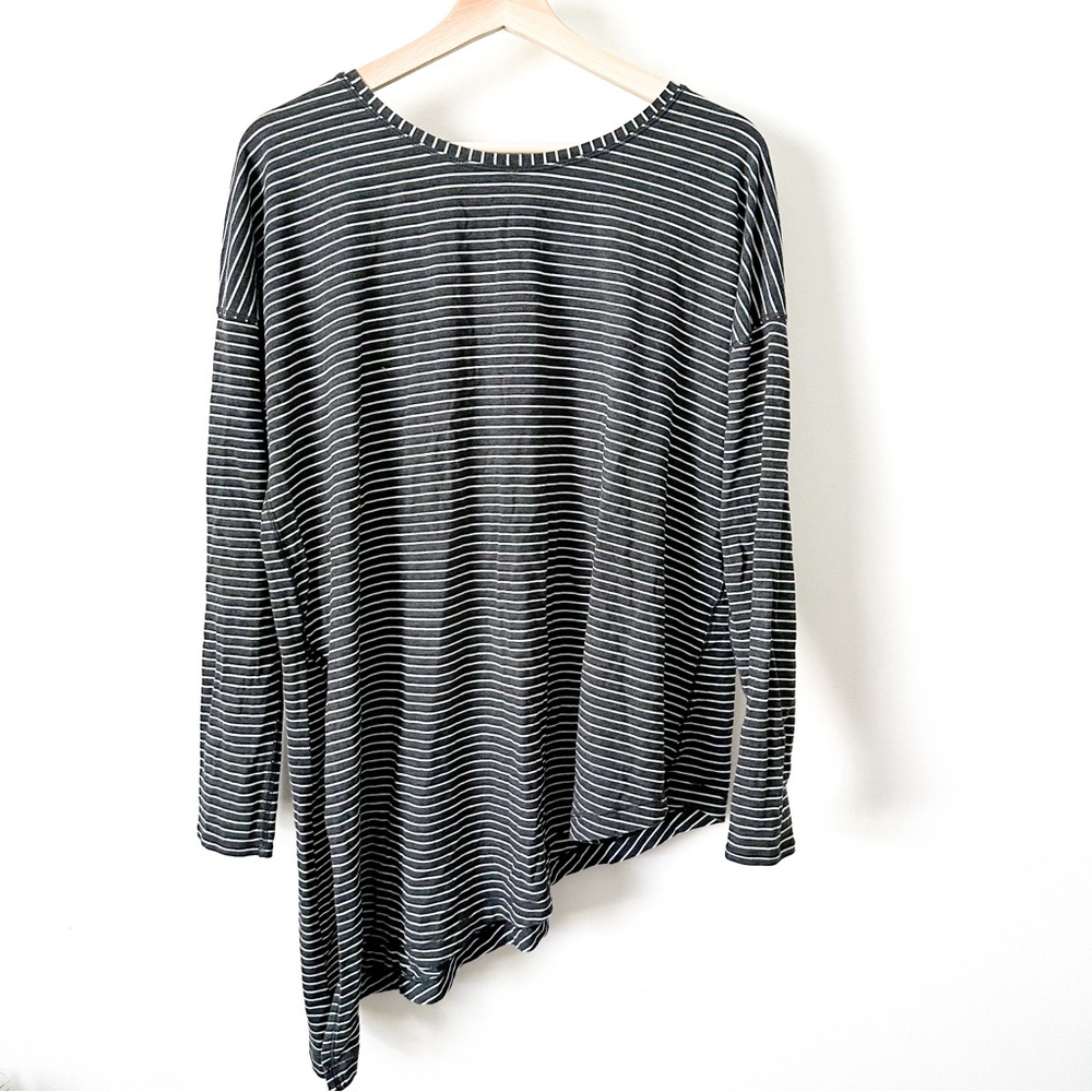 ⭐️ Lululemon | Black and White Striped Long Sleeve Top